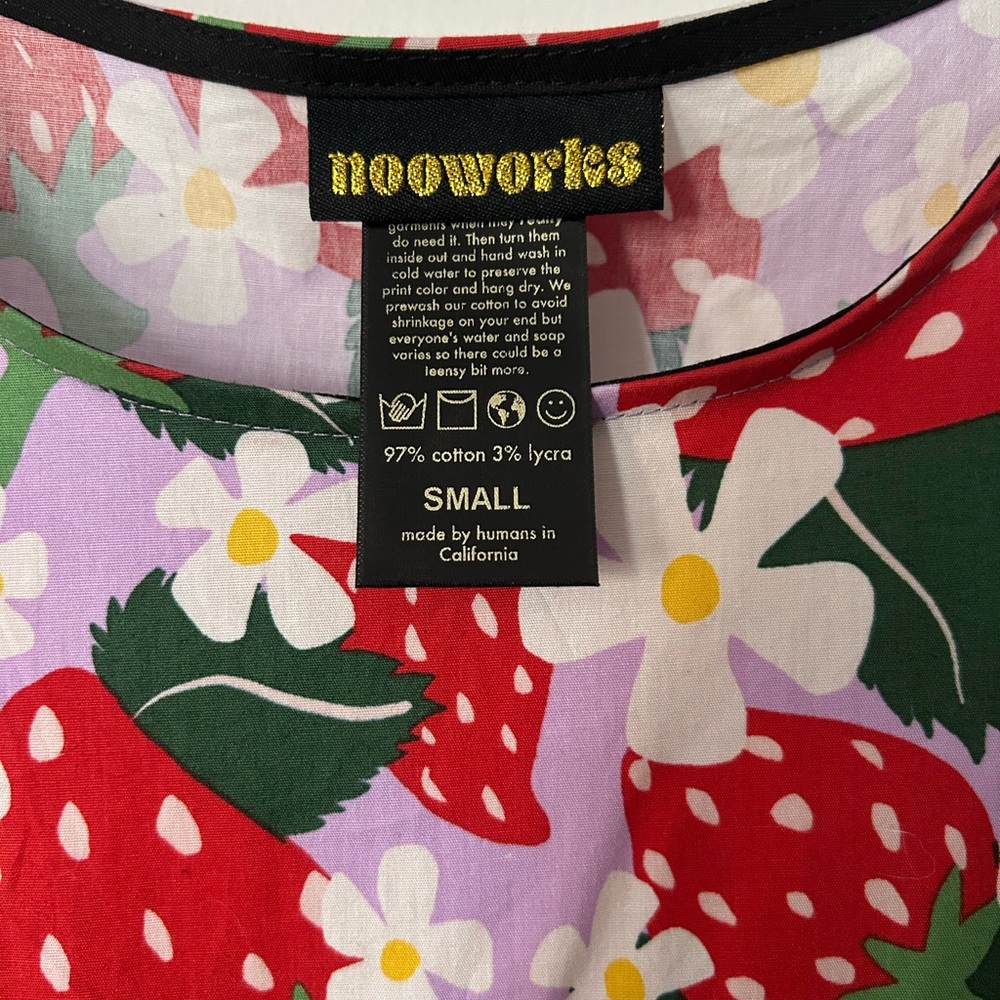 Nooworks Big Pocket Dress in Berries S - Picture 3 of 5